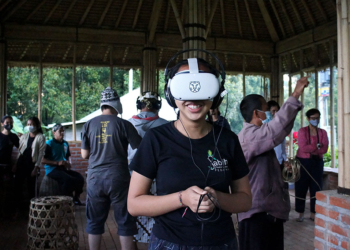 Minikino brings VR film Penggantian by Jonathan Hagard to Pedawa Village, 12-13 April 2022. Photo: Vira Aurellya