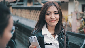 film-pendek-bali_Pengen_Hp_